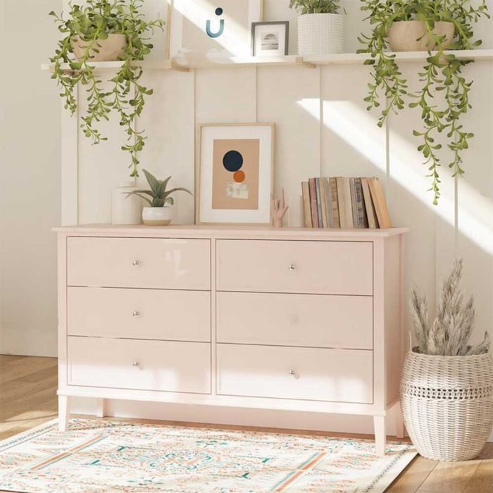 Soderville 6 Drawer Dresser in Pink